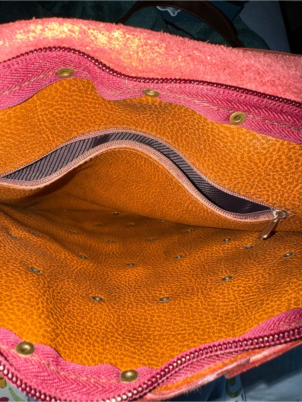Artisan Red Owl Leather Crossbody Bag - Picture 6 of 6
